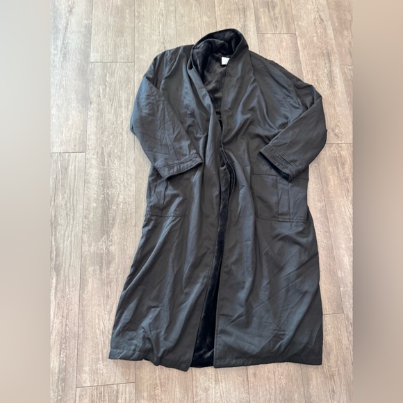 Black Long Robe - Picture 5 of 14